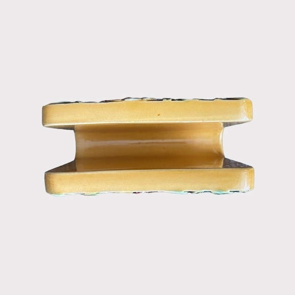 𝅺VINTAGE | Ceramic Pineapple Napkin Holder (sc) - Picture 4 of 9